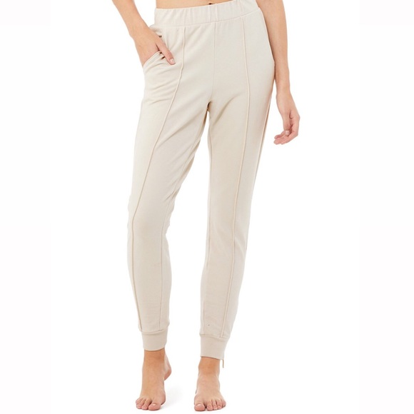Alo Yoga Propel Pants in Bone